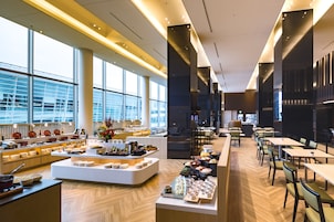 Desayuno buffet diario (JPY 2800 por persona)