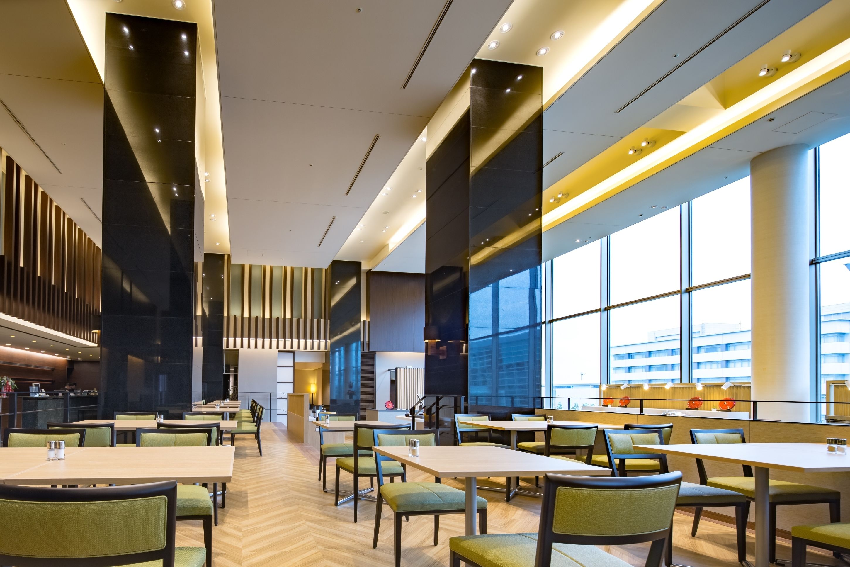 daily buffet breakfast (jpy 2800 per person)