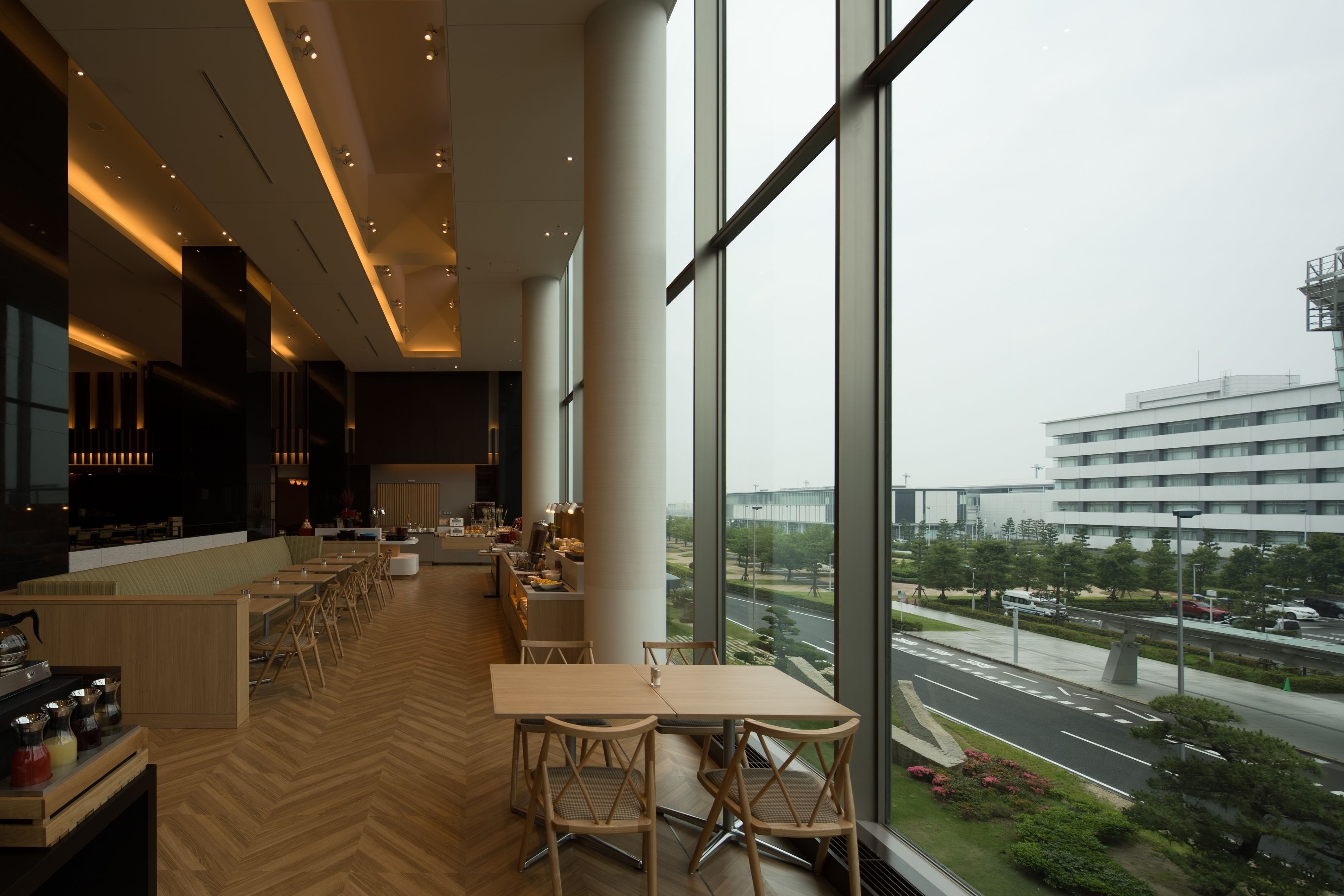 daily buffet breakfast (jpy 2800 per person)