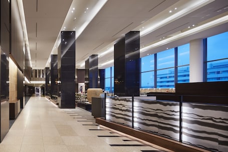 Lobby. Centrair Hotel