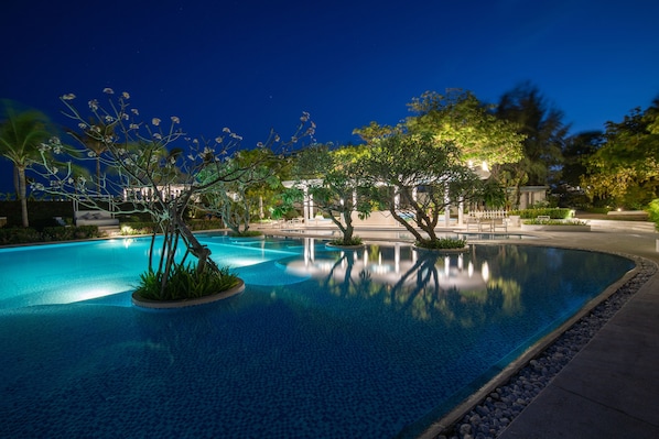 Outdoor pool, open 7:00 AM to 6:00 PM, pool umbrellas, sun loungers