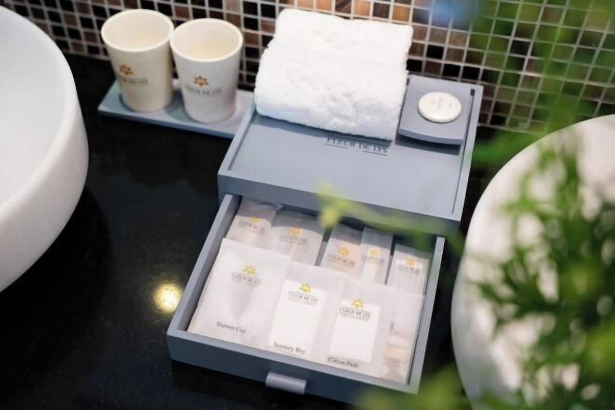 Servicios del cuarto de baño | Ducha y cabezal de ducha con hidromasaje