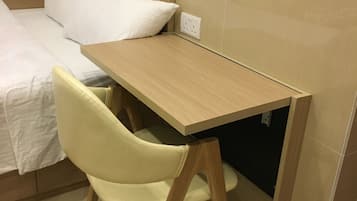 Chambre double (min 15 nights) | Accès au Wi-Fi (inclus), literie fournie