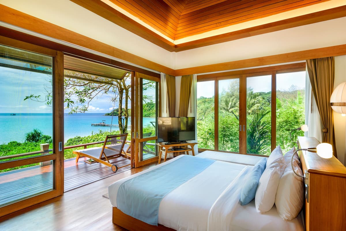 the beach villa  | 2 bedrooms, minibar, in-room safe, rollaway beds