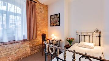 Single Room | Individually decorated, individually furnished, desk, blackout drapes