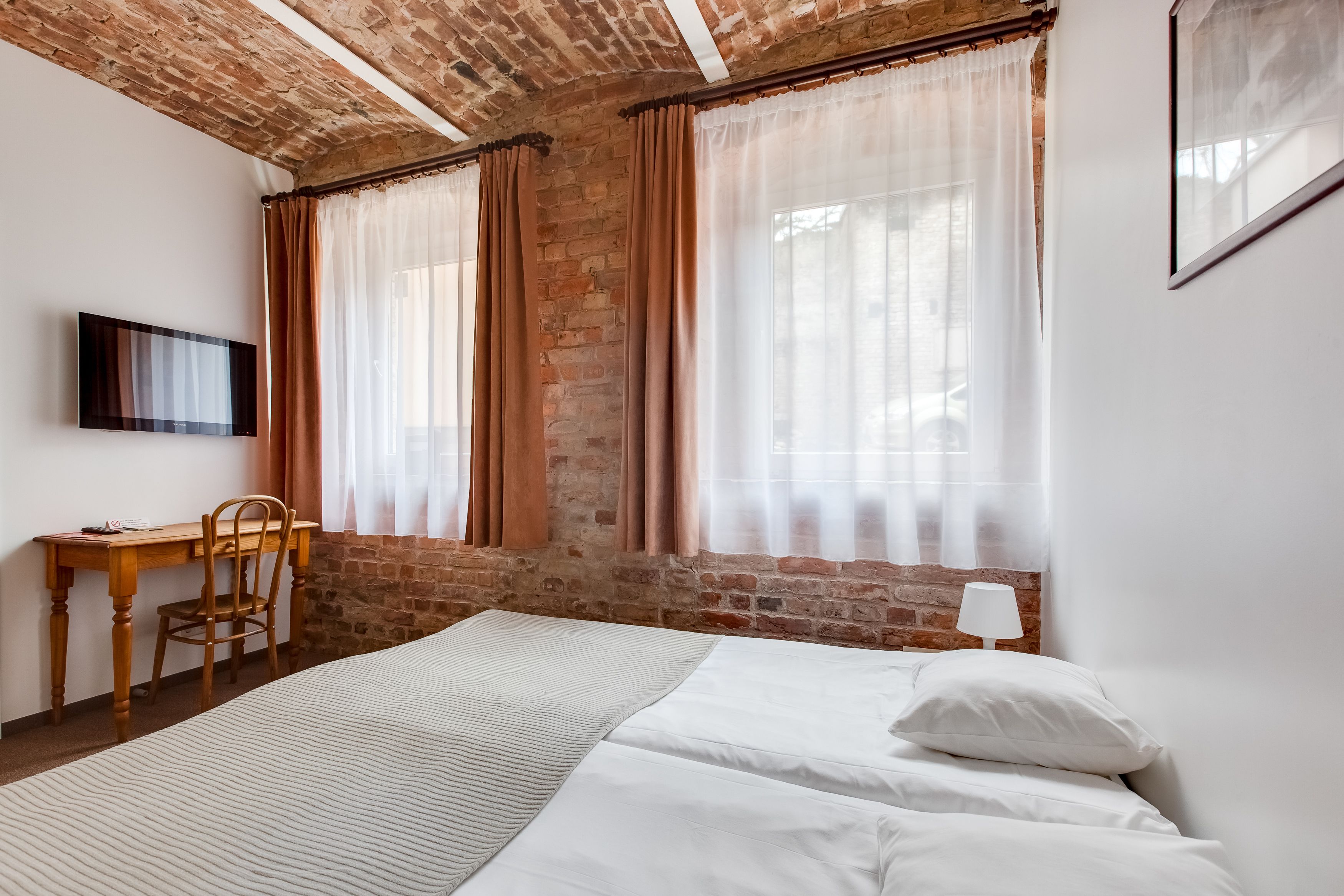 標準雙人房 | 獨特設計、獨特裝修、書桌、遮光窗簾/窗簾