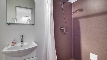 Standard Double Room | Bathroom | Shower, hair dryer, towels