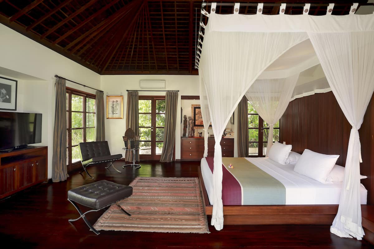 Vila Royal, 3 kamar tidur, kolam renang pribadi | 1 kamar tidur, brankas, meja kerja, dan setrika/meja setrika