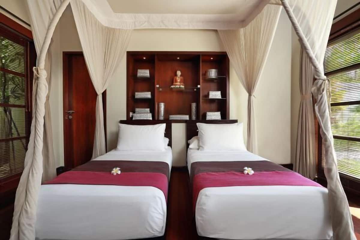 1 bedroom, in-room safe, desk, iron/ironing board