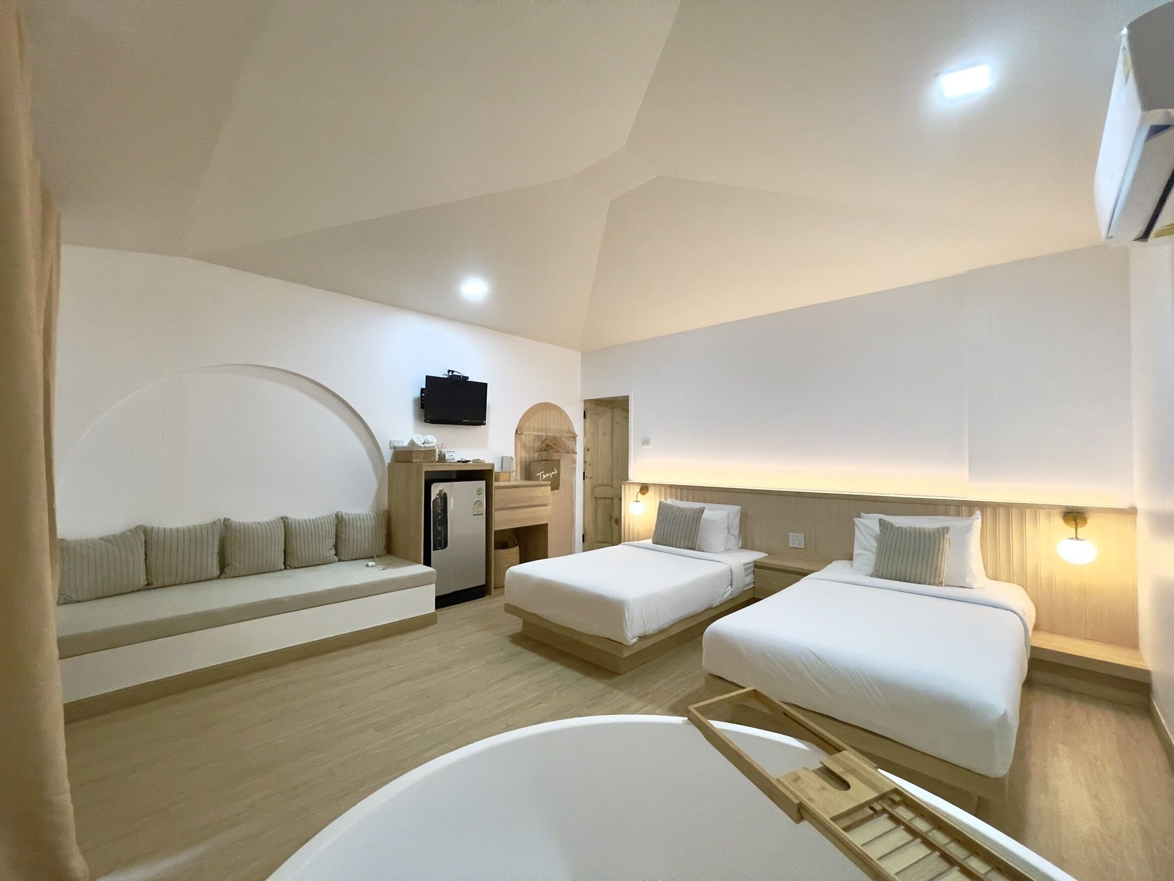 Rollaway beds, bed sheets