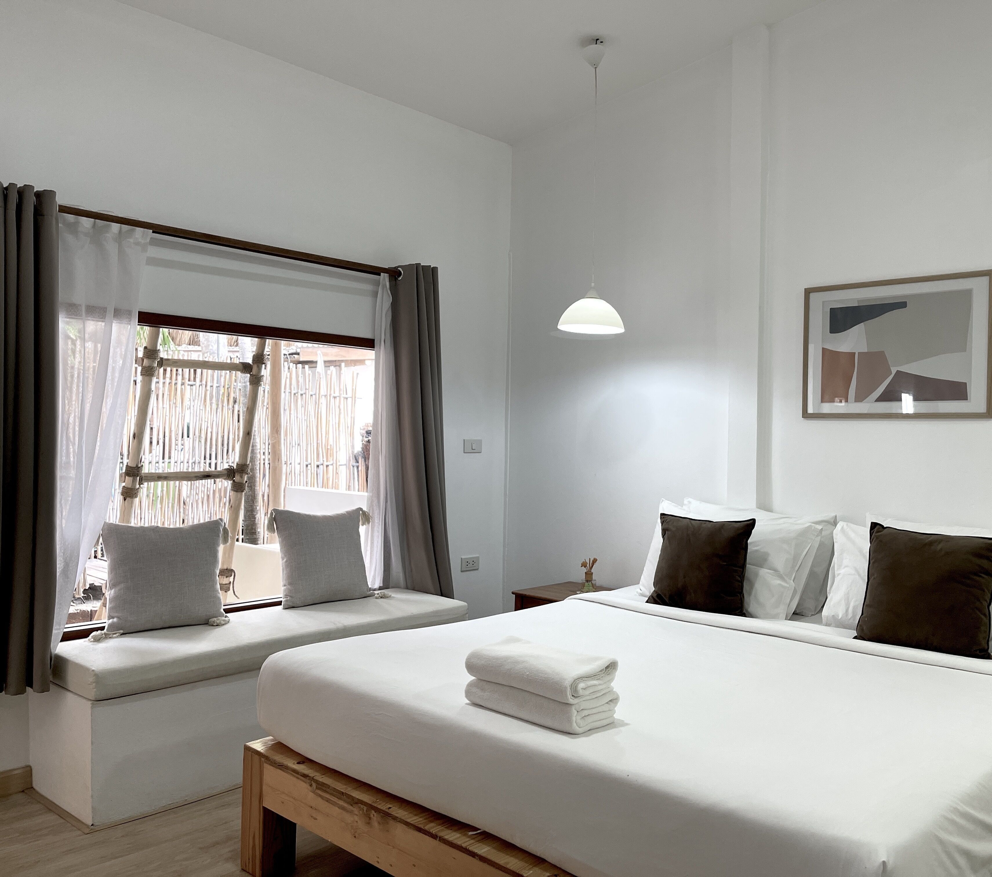 Rollaway beds, bed sheets