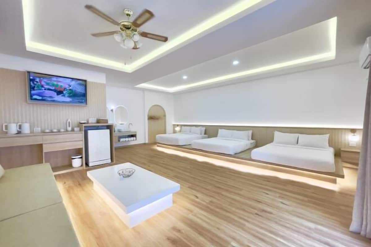 1 bedroom, rollaway beds, bed sheets