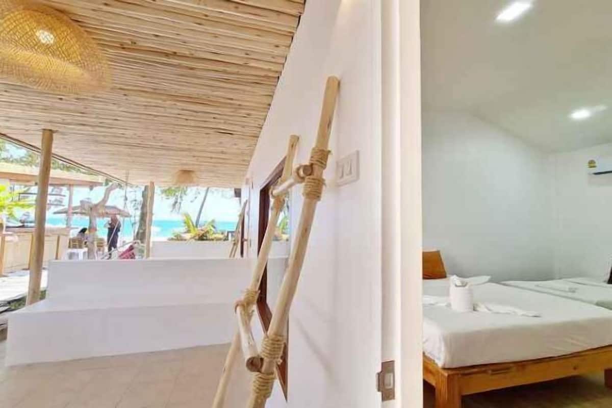 1 bedroom, rollaway beds, bed sheets