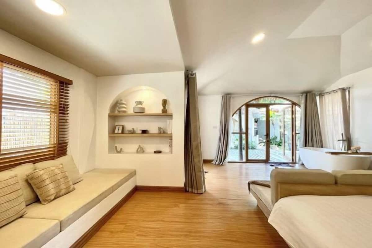 1 bedroom, rollaway beds, bed sheets