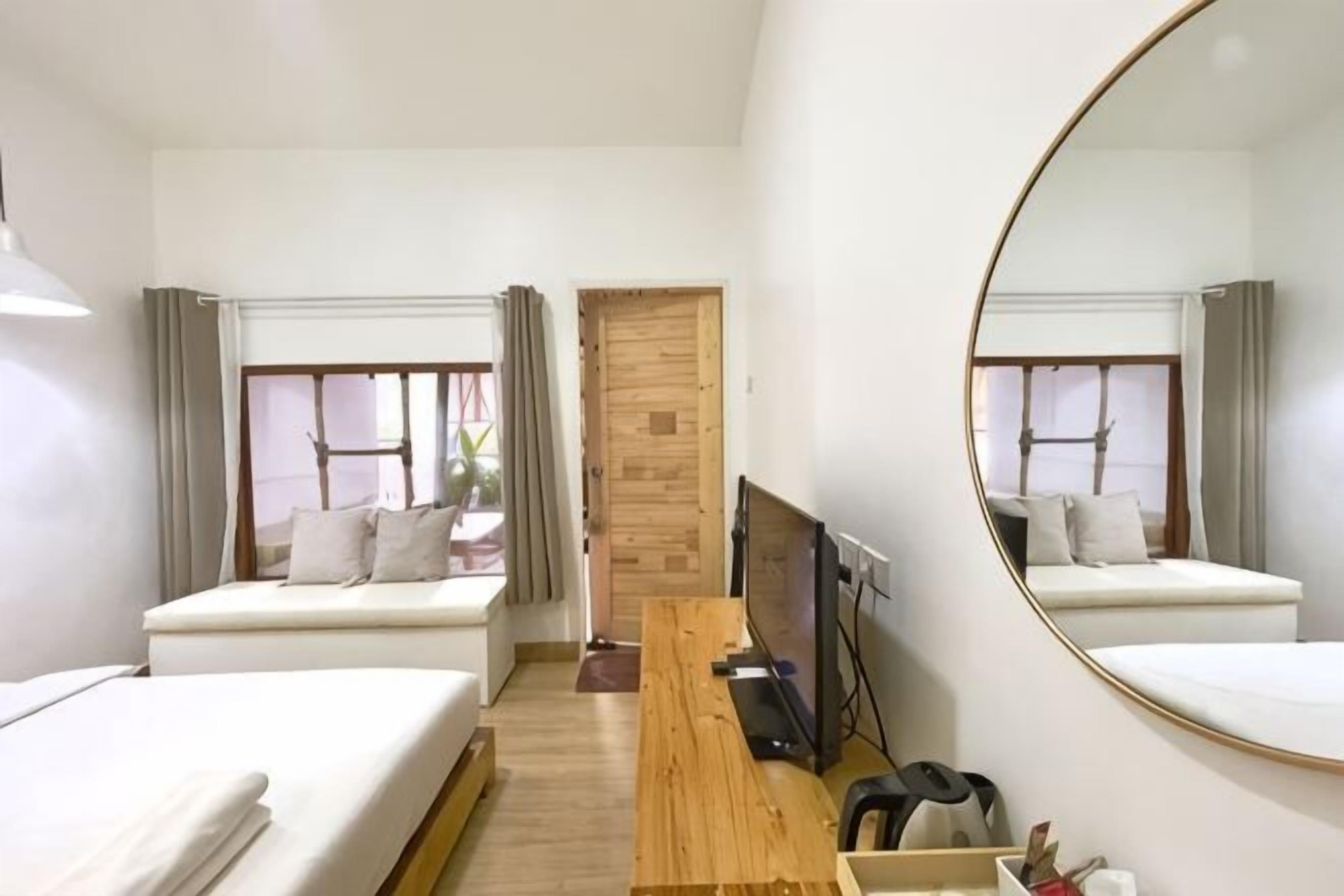 Camas plegables/adicionales y ropa de cama 
