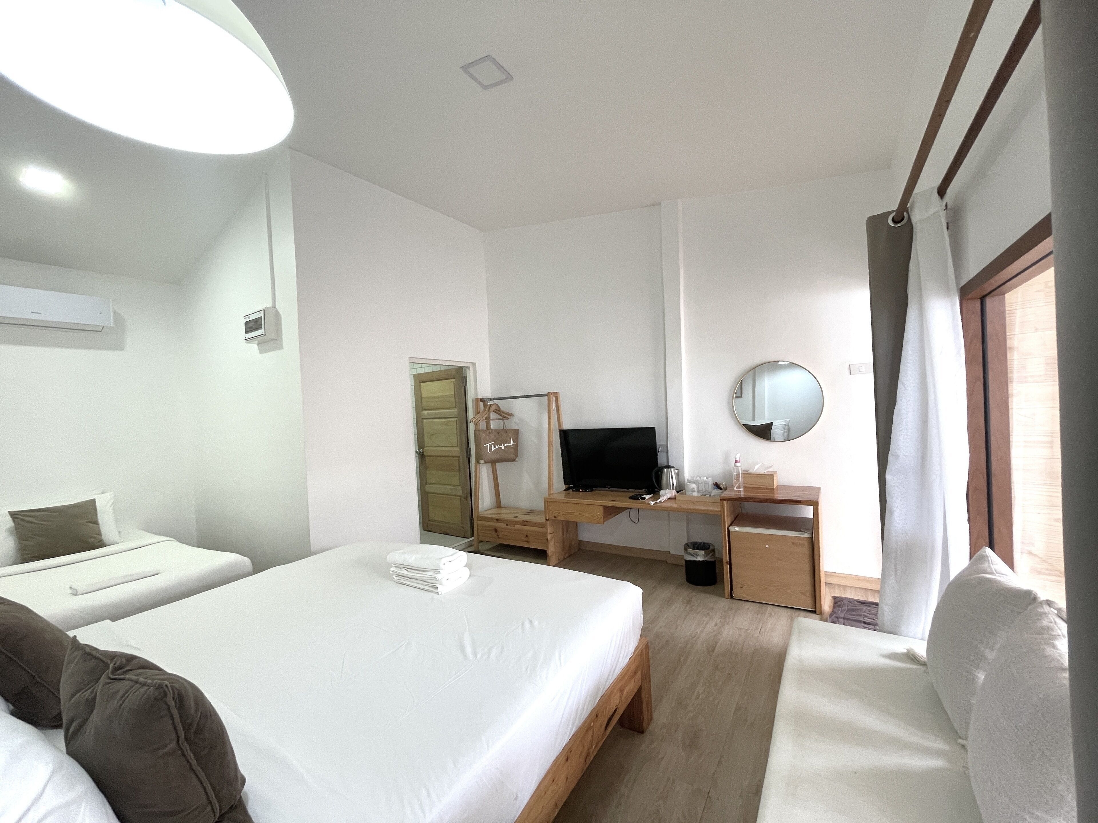 Rollaway beds, bed sheets