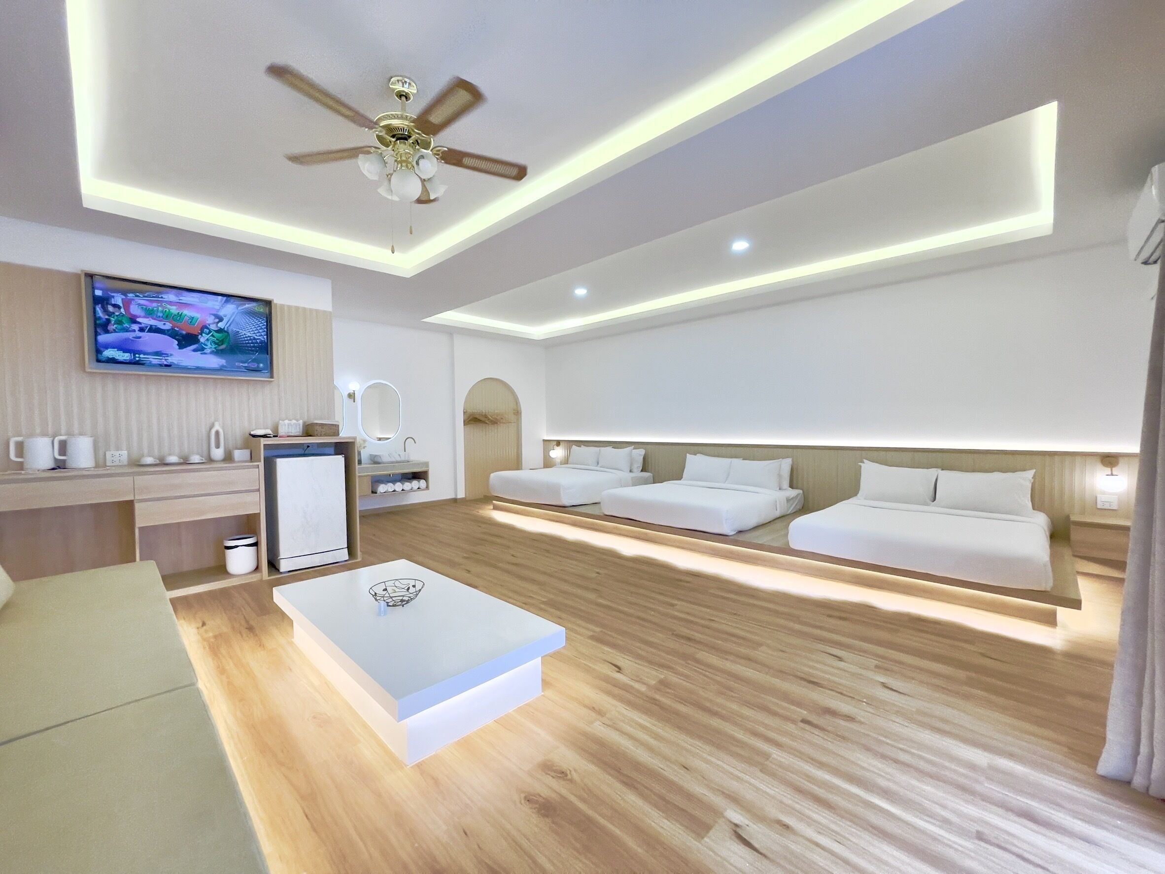 Rollaway beds, bed sheets