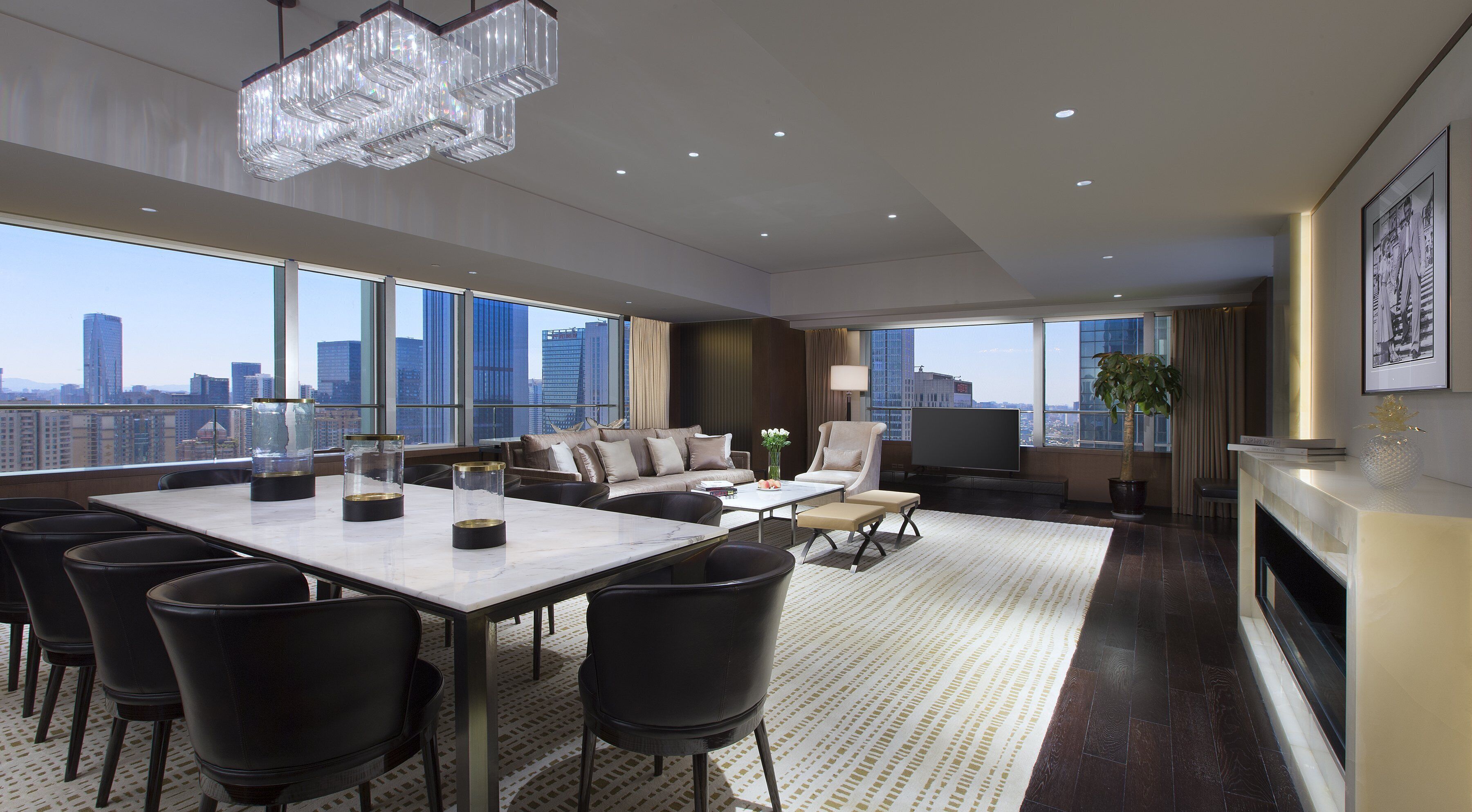 explorer suite | interior