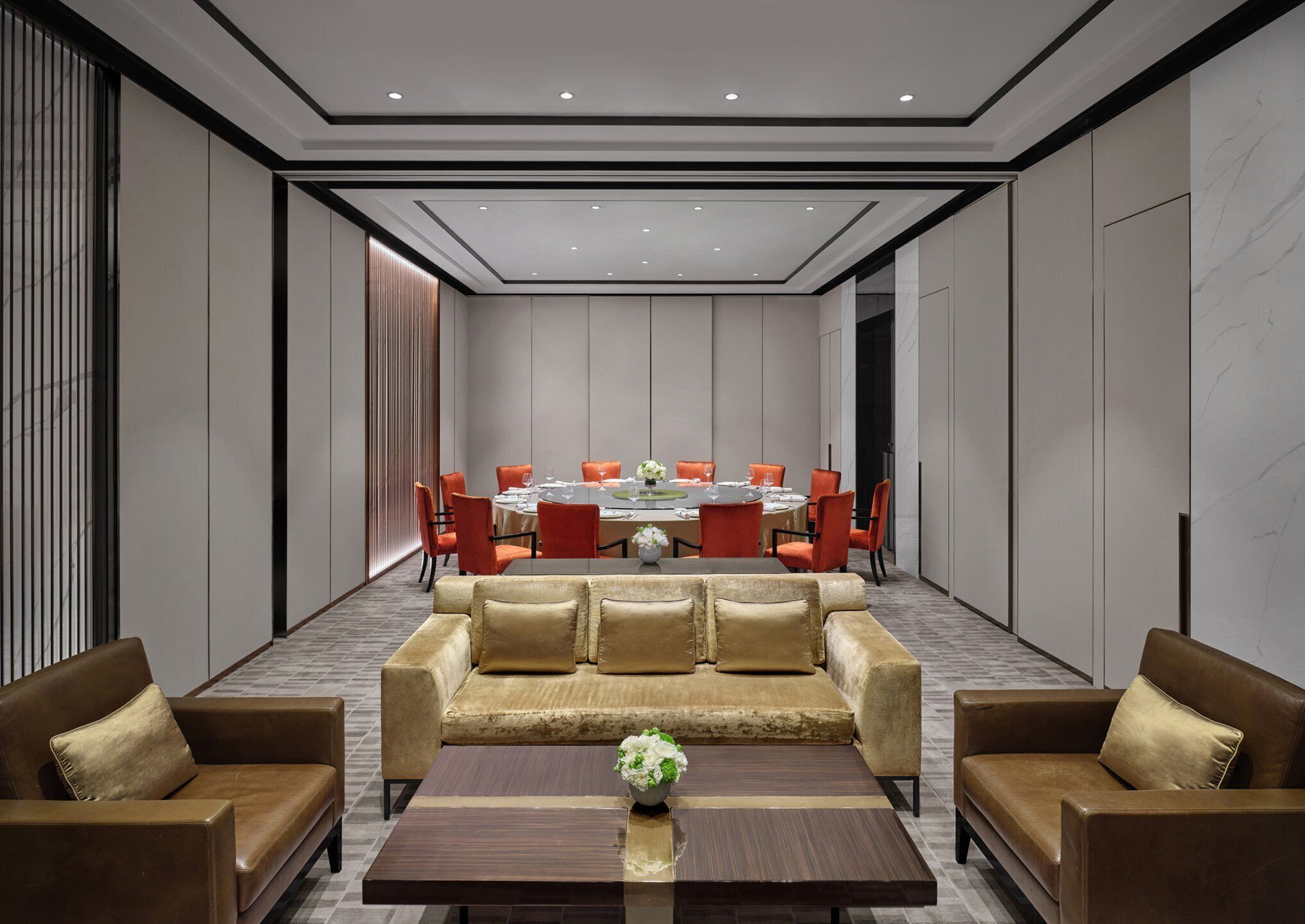 2 restaurants, breakfast served