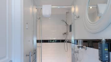 Executive King with Shower | Bathroom