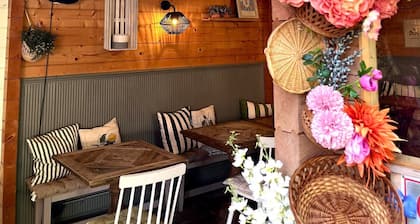 Florence House Hotel & Restaurant