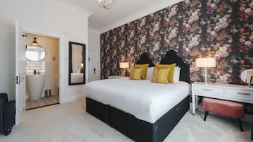 Executive Twin Room with Shower | 1 ๊ฐ์ ์นจ์ค, ๊ณ ๊ธ ์นจ๊ตฌ, ๊ฐ๊ฐ ๋ค๋ฅธ ์คํ์ผ์ ์ธํ
๋ฆฌ์ด, ๊ฐ๊ฐ ๋ค๋ฅด๊ฒ ๊ฐ๊ตฌ ๋น์น