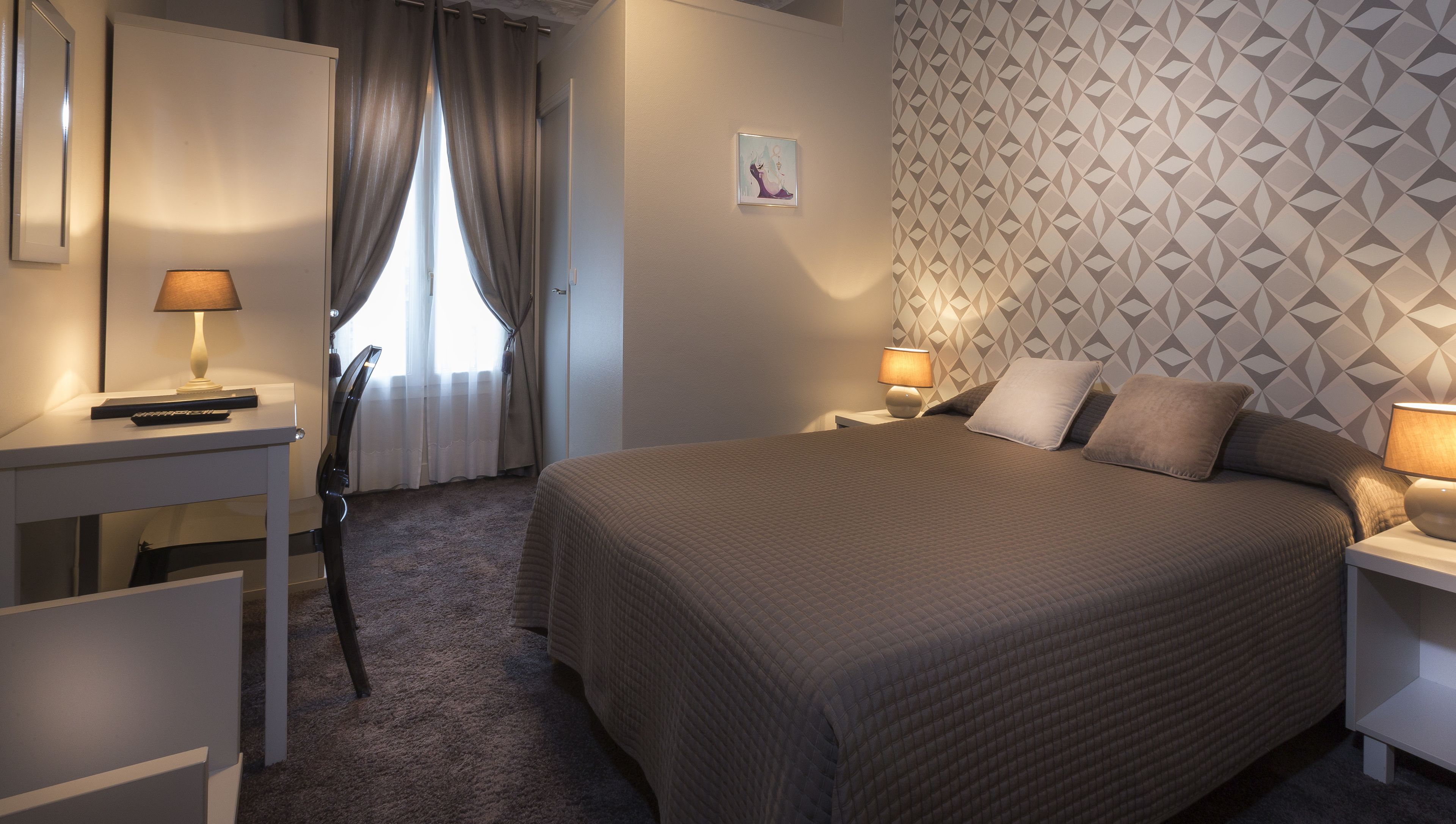 desk, soundproofing, iron/ironing board, free wifi