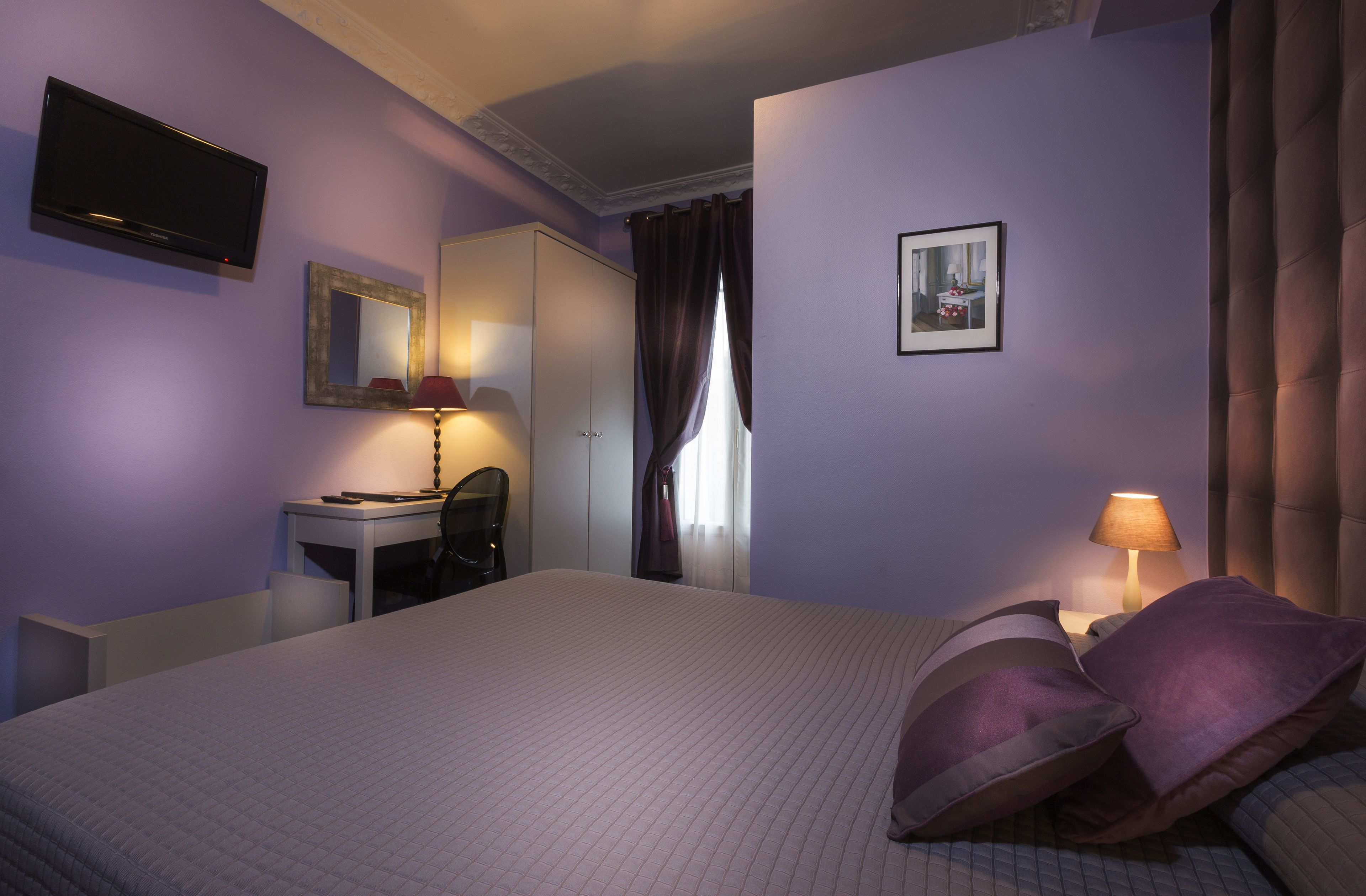 desk, soundproofing, iron/ironing board, free wifi