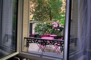 Bureau, chambres insonorisées, fer et planche à repasser, Wi-Fi gratuit