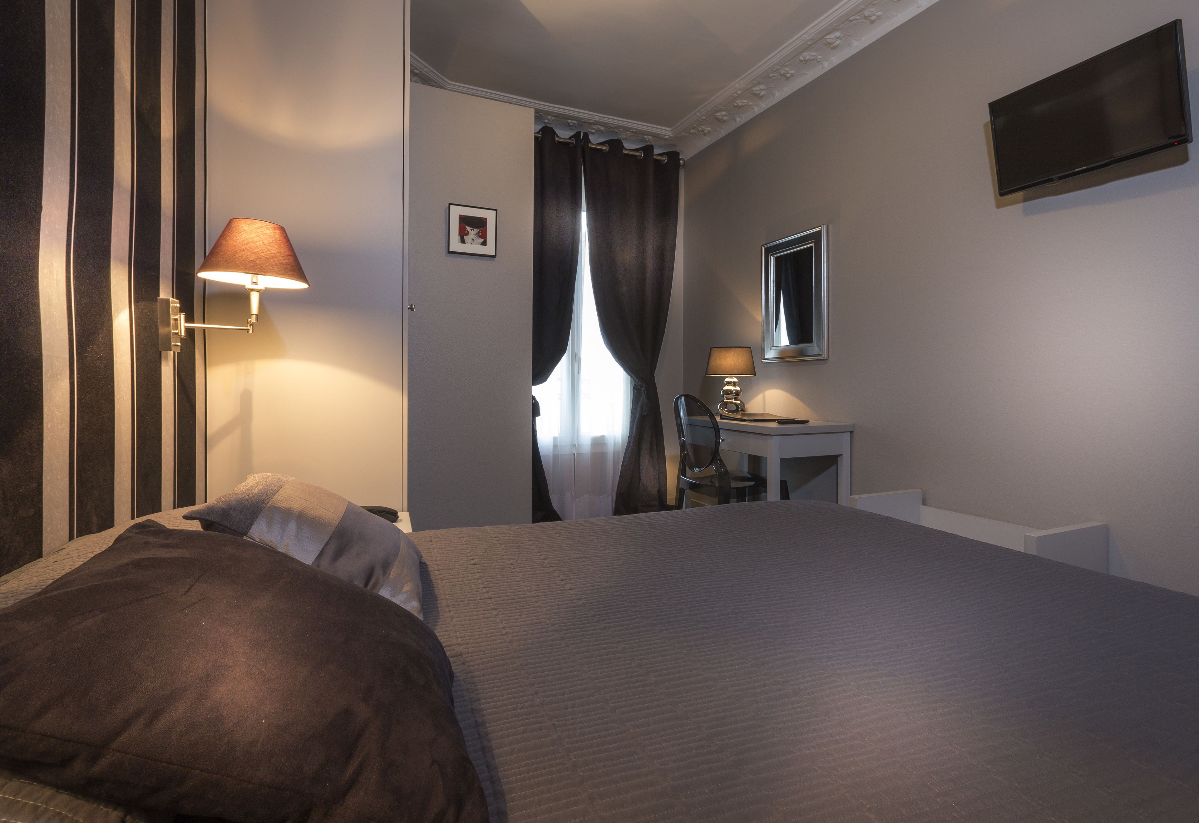 desk, soundproofing, iron/ironing board, free wifi