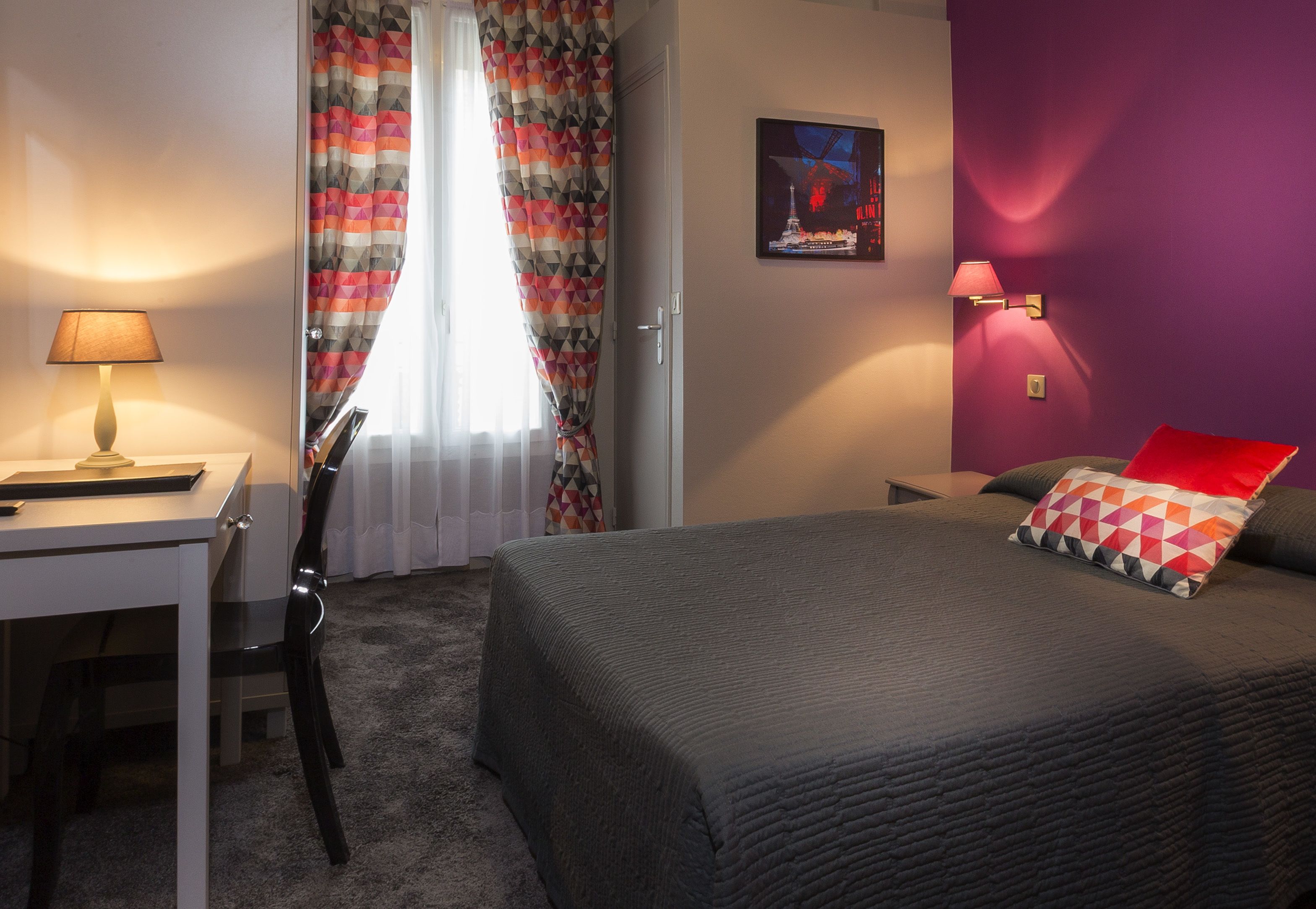 desk, soundproofing, iron/ironing board, free wifi