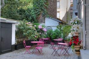 Terrace/patio - Hôtel Donjon Vincennes (Vincennes)
