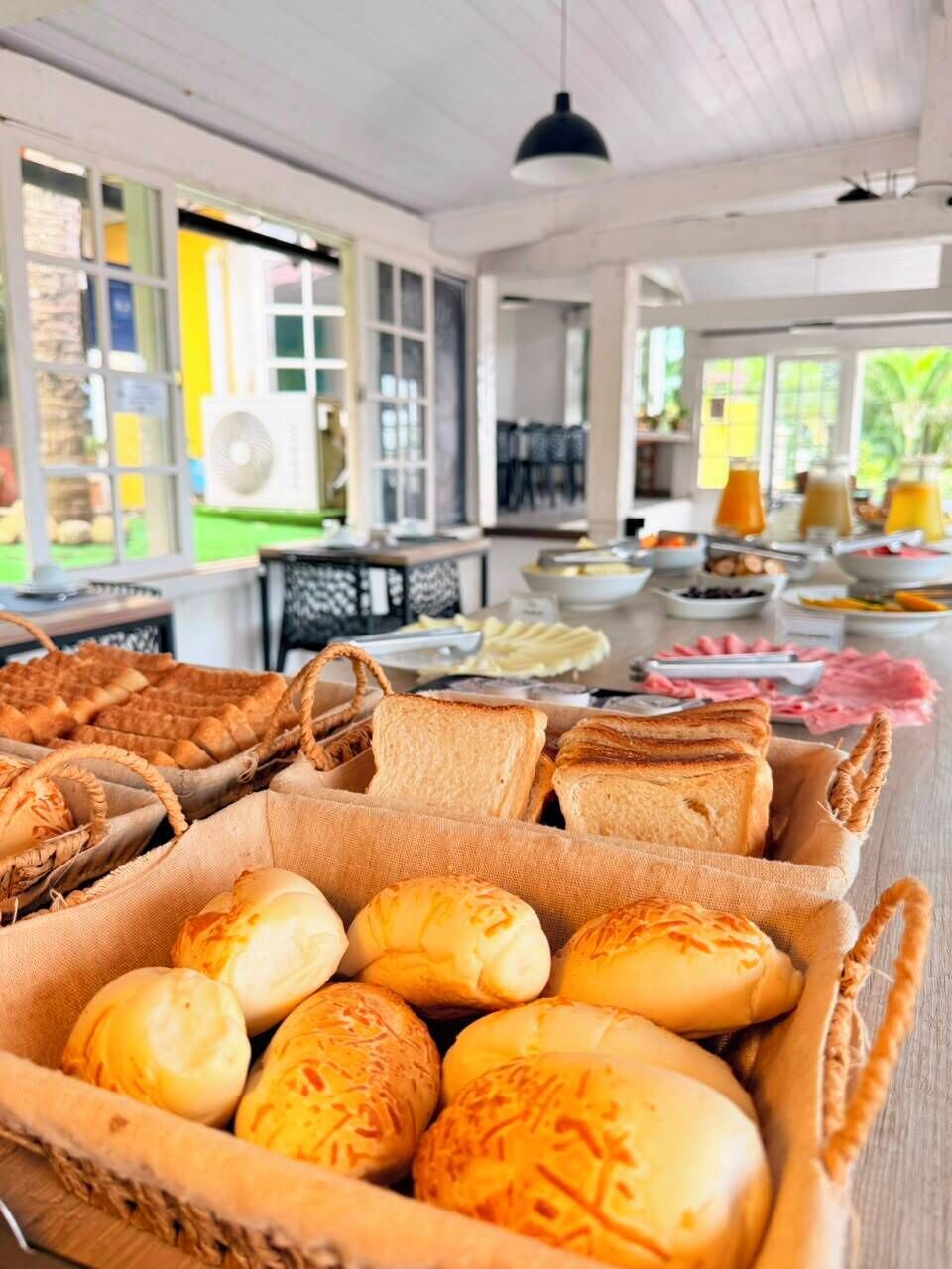Sudah termasuk sarapan ambil sendiri setiap hari