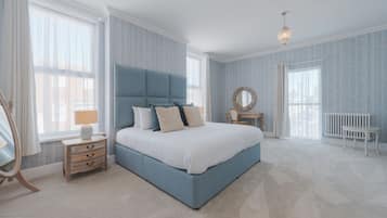 Decoración personalizada, muebles diferentes y escritorio