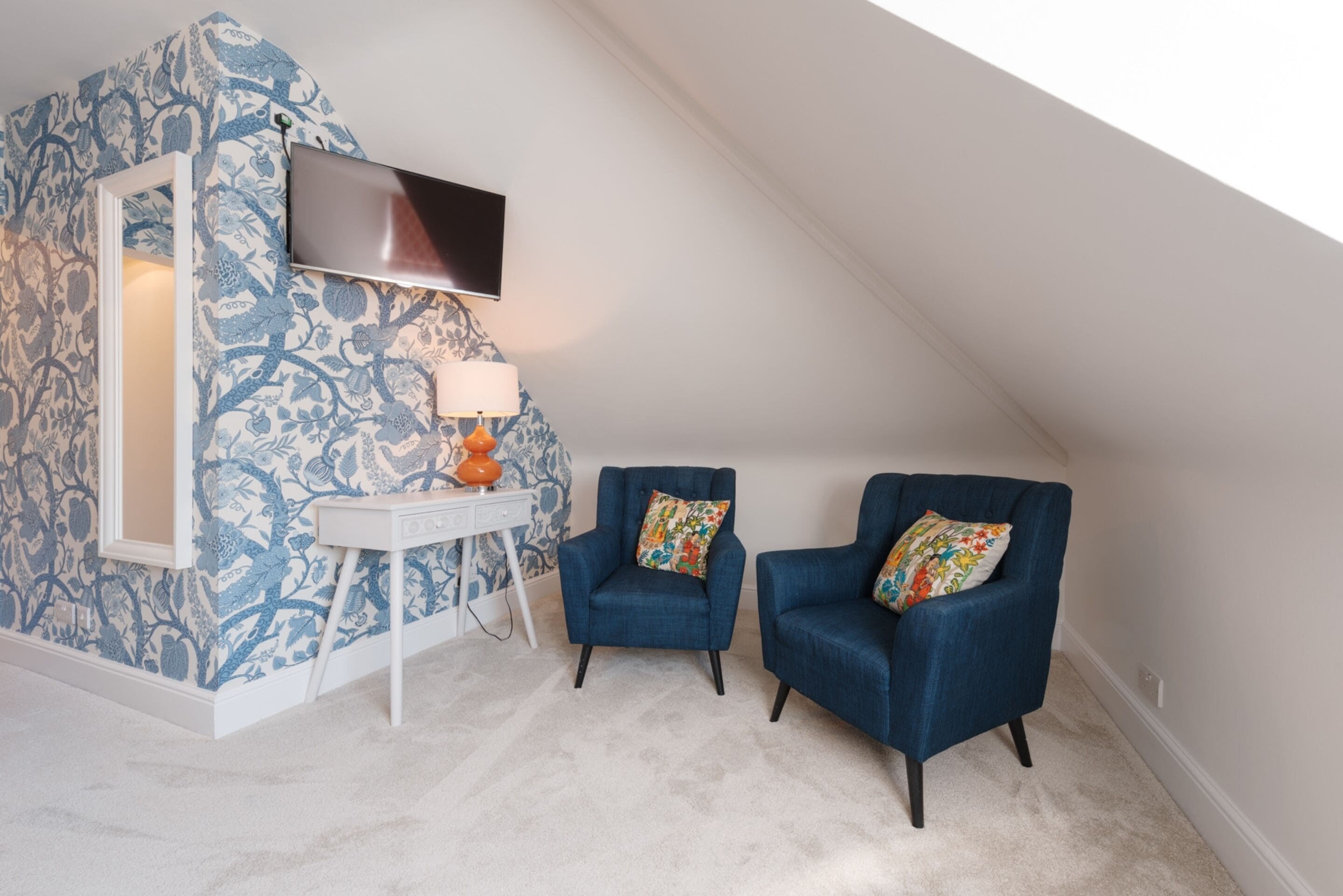 executive king room with shower | 1 bedroom, individually decorated, individually furnished, desk