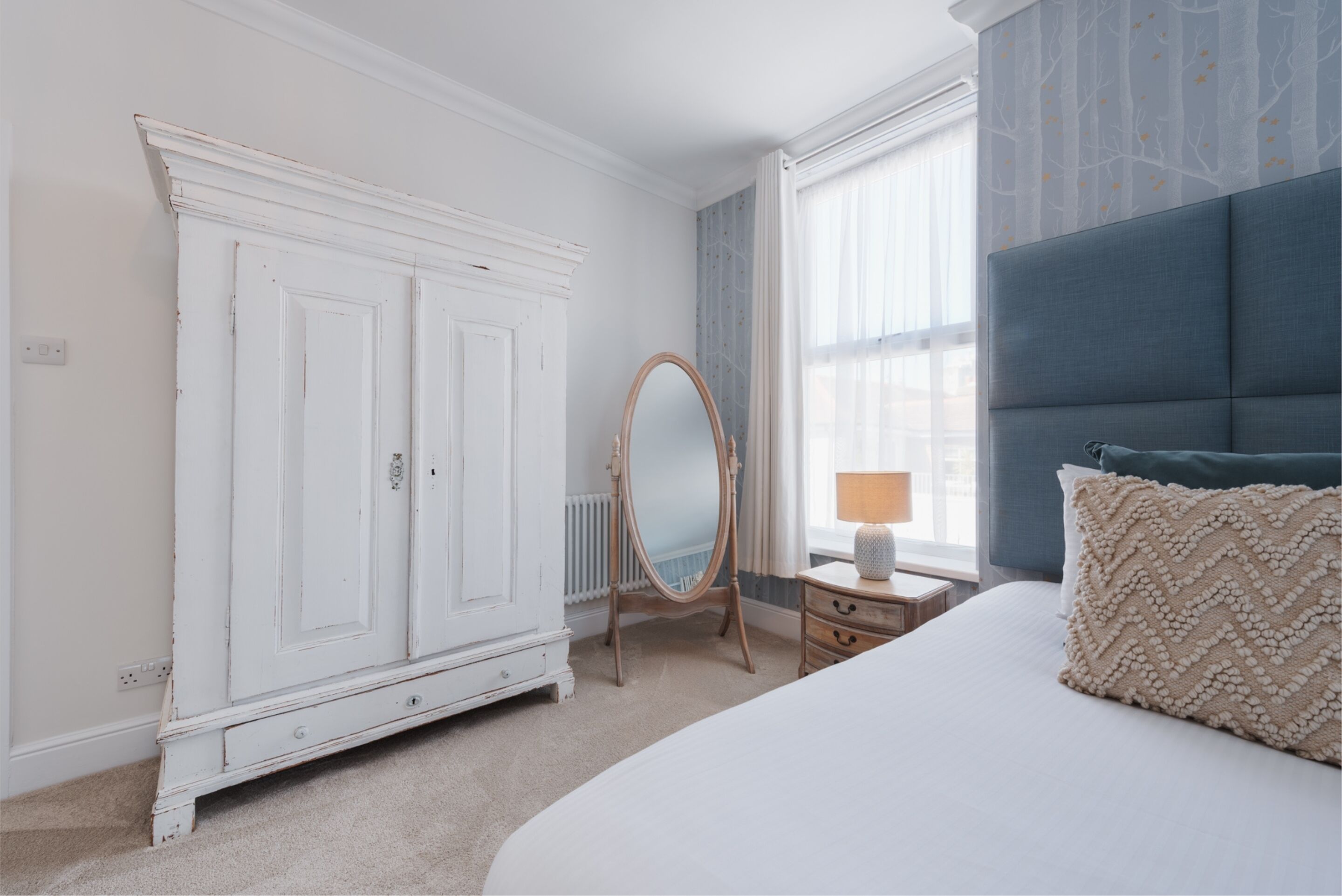 superior superking suite with bath & shower | 1 bedroom, individually decorated, individually furnished, desk