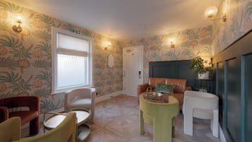 Breakfast, lunch, dinner served; local cuisine, garden views