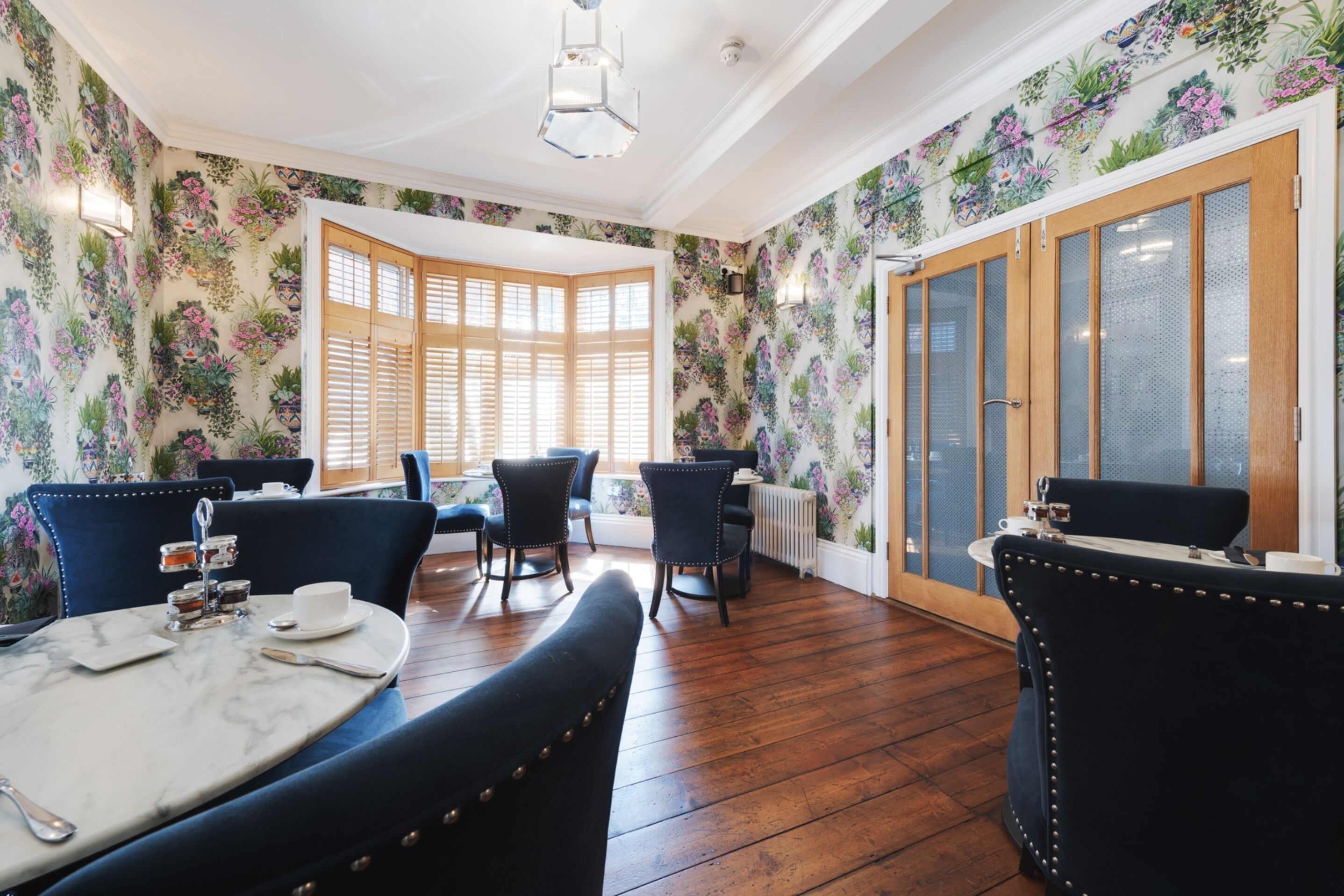 2 restaurants, breakfast, lunch, dinner served; local cuisine