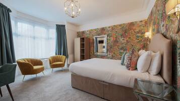Superior King Room with Shower | Premium bedding, individually decorated, individually furnished