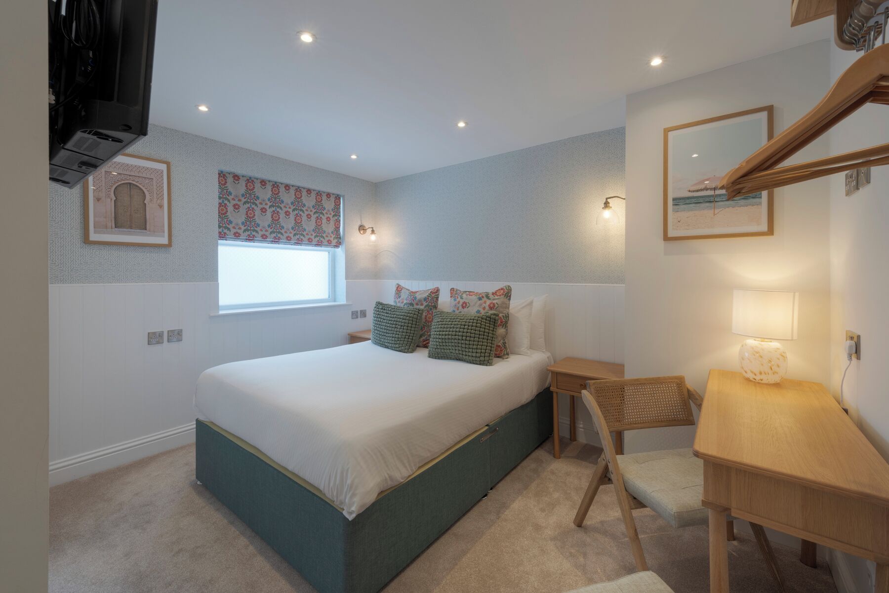 Executive King with Shower (Garden Annex)