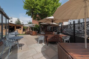 2 restaurants; breakfast, lunch, dinner, and brunch served - Florence Suite Hotel & Restaurant (Portsmouth)