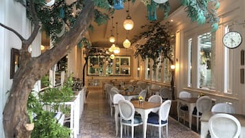 Frühstück, Mittagessen, Abendessen, internationale Küche
