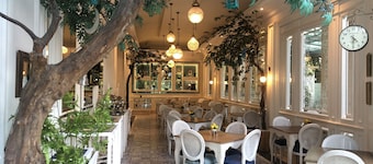 Noor Hotel