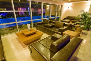 Coin salon dans le hall