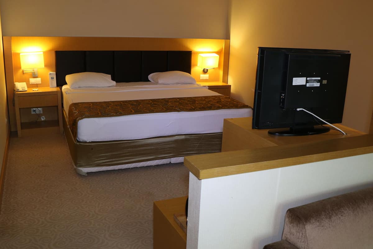 free minibar items, in-room safe, soundproofing, free wifi