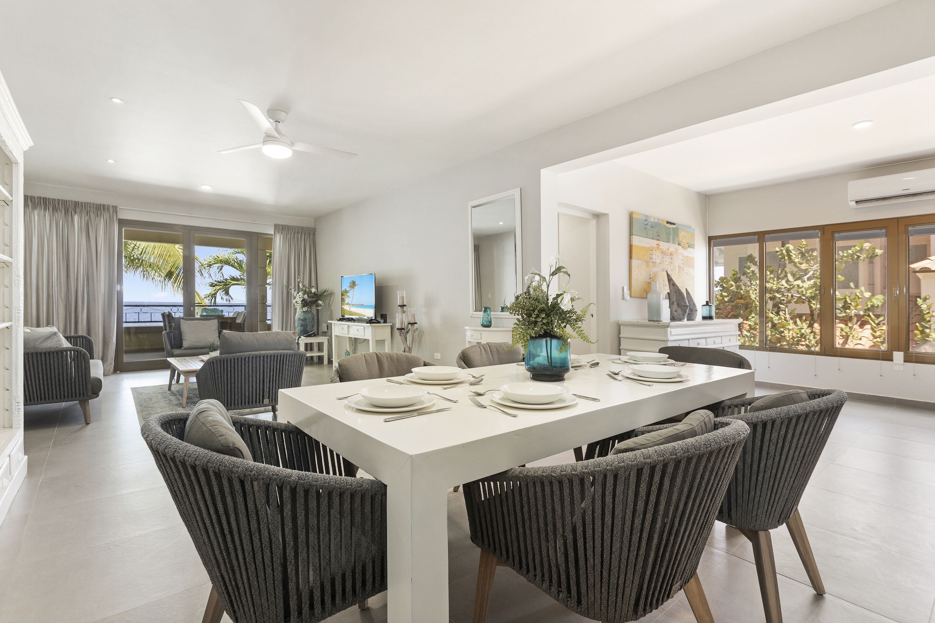 Senior Suite, Ocean View | 1 bedroom, minibar, in-room safe, individually decorated