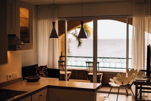 Junior Suite, Ocean View | 1 bedroom, minibar, in-room safe, individually decorated