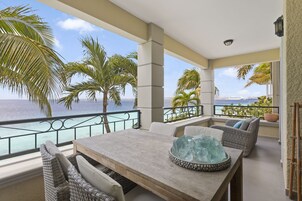 Senior Suite, Ocean View | Balcón