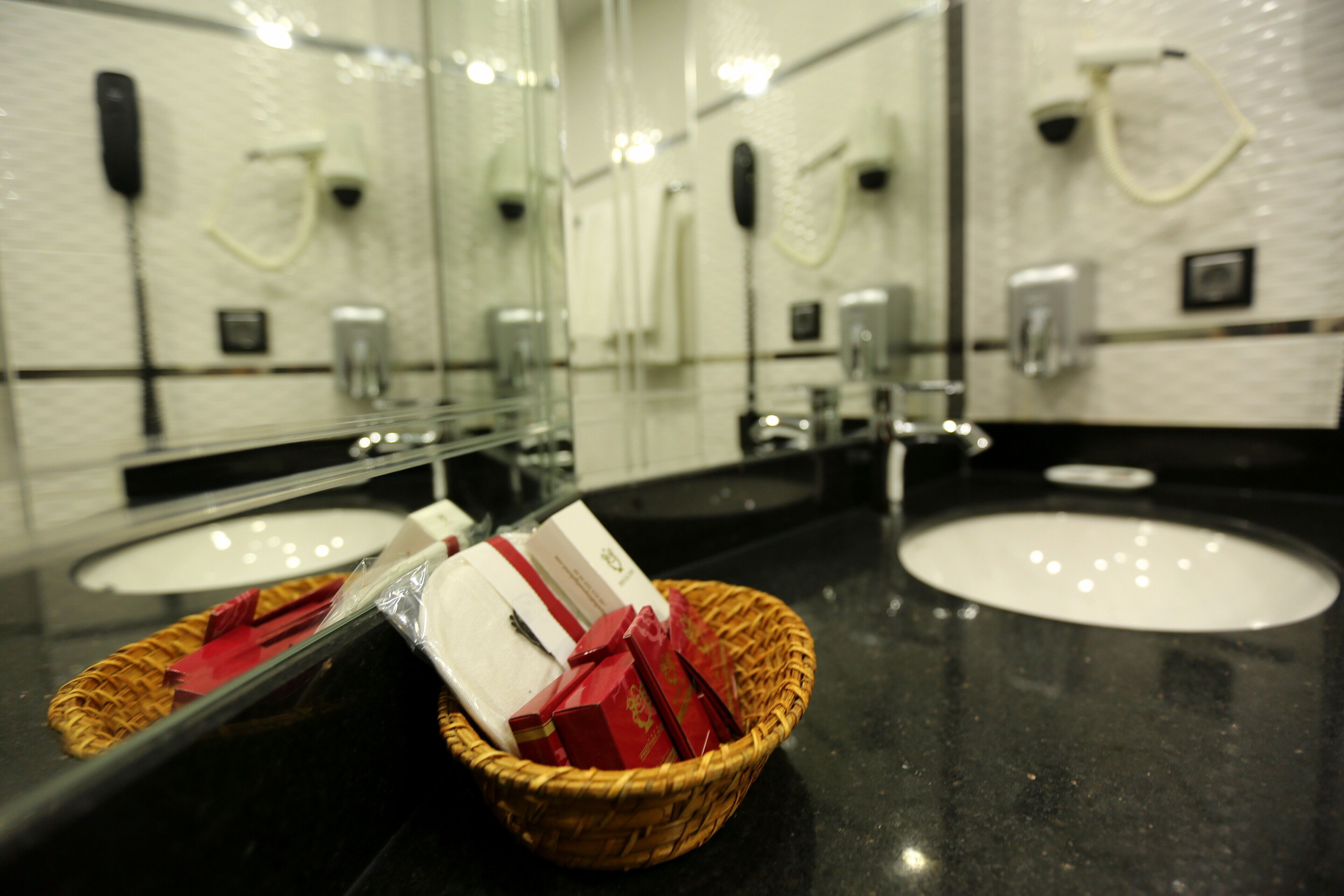 standard triple room | bathroom | shower, free toiletries, hair dryer, slippers