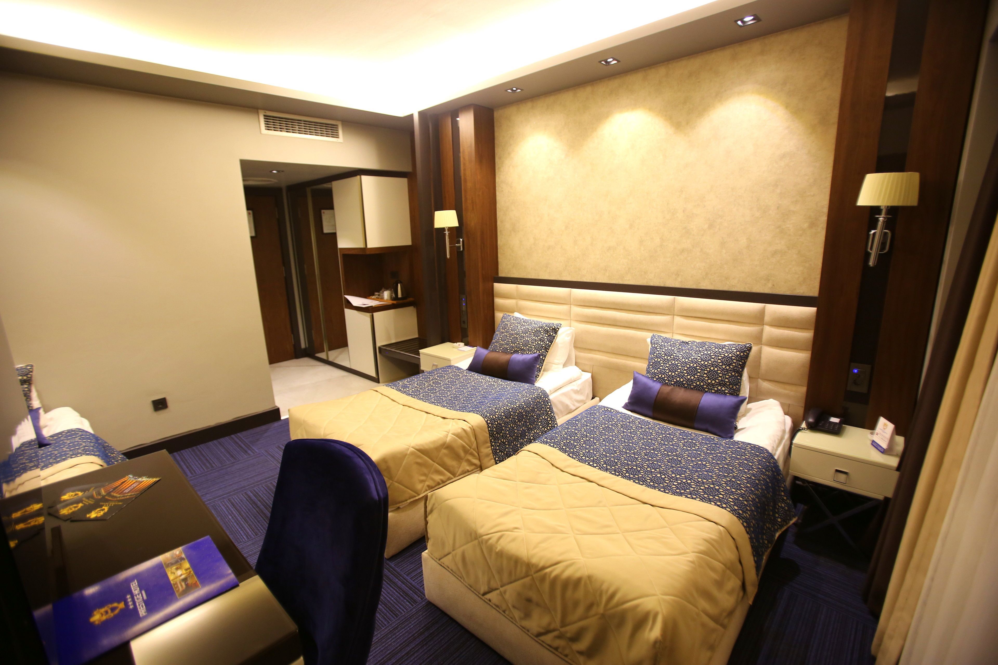 standard double or twin room | minibar, in-room safe, iron/ironing board, free wifi